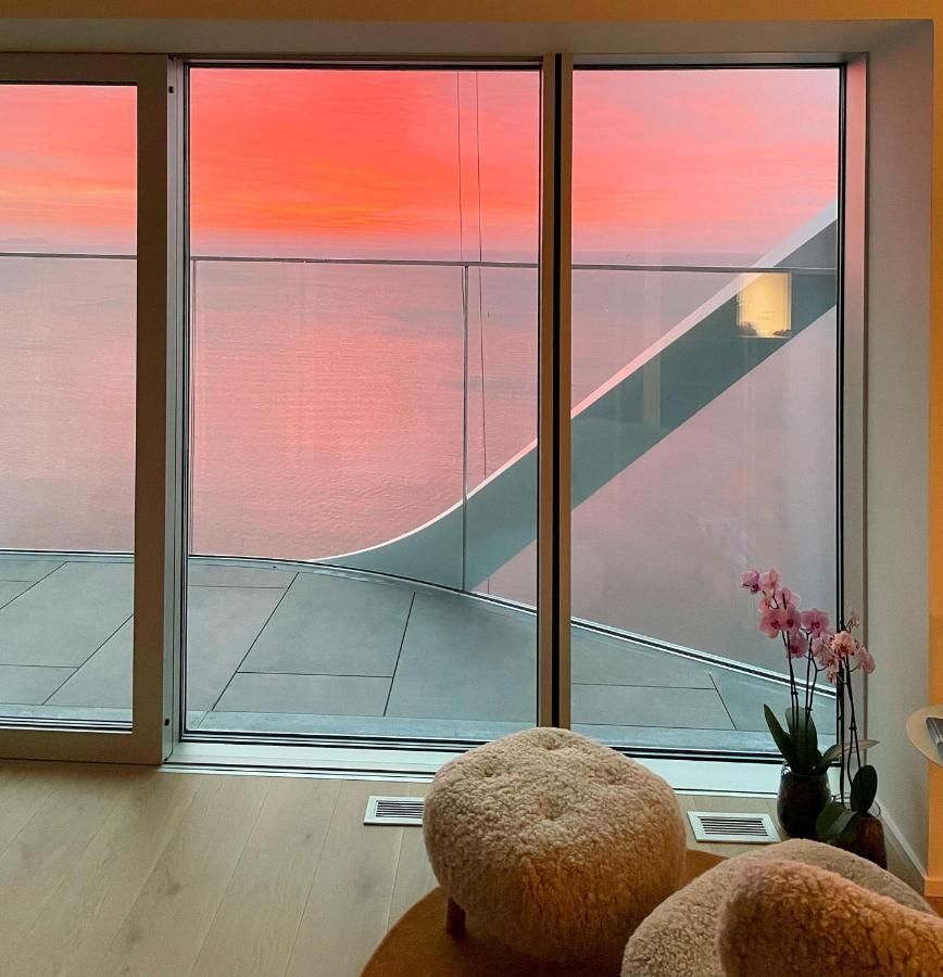 Amazing Sea View Apartment Århus Exteriör bild