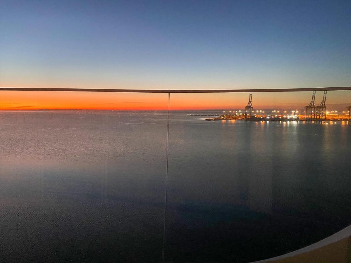 Amazing Sea View Apartment Århus Exteriör bild